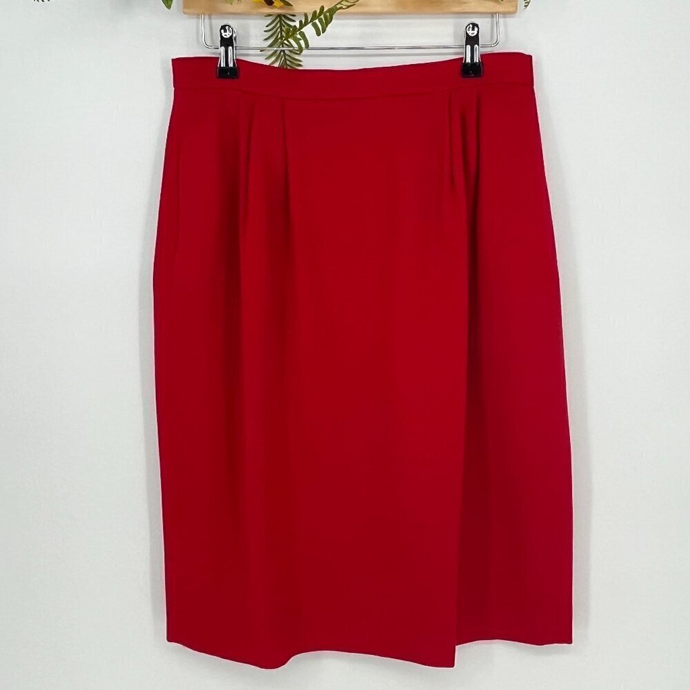 Womens Skirt Red Wool pleated side pockets with back zip‎ 100% Wool Size 12